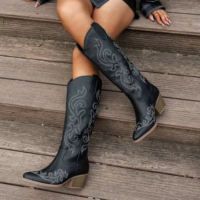 Culza | Botas Altas Bordadas