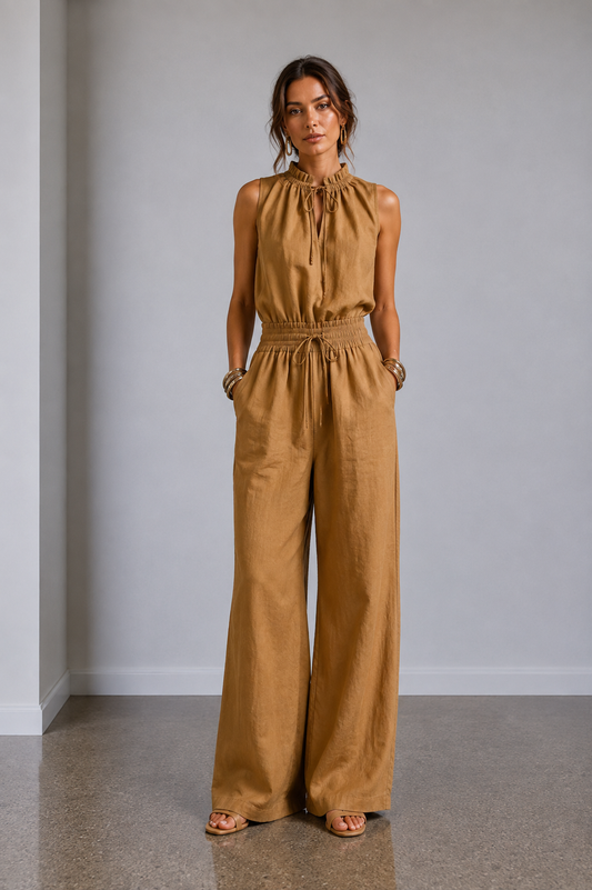 Zenaide | Mono color camel con cuello alto y pernera ancha