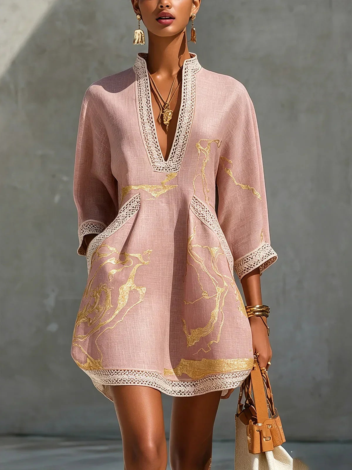 Fortuna | Vestido mini negro con bordados dorados